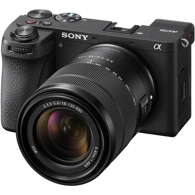 Sony Alpha 6700 + E 18-135 mm OSS